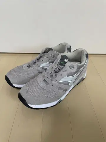 Diadora 스니커즈