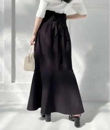 Nice Claup 백 레이스업 머메이드 스커트/WEB 한정 상품