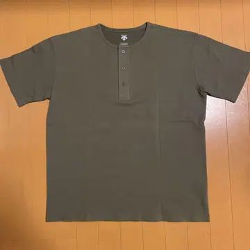 데상트 pause 헨리넥 티셔츠 올리브 M