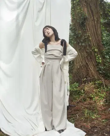 불균형 리본 어깨 조합