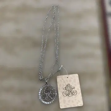 이타리야 목걸이