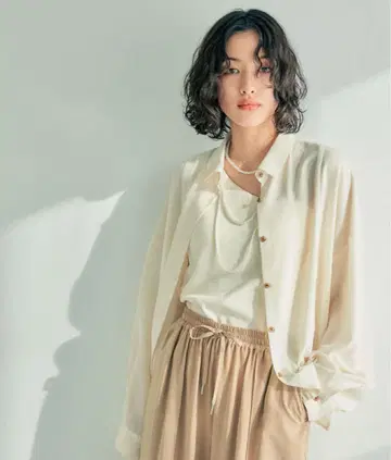 미사용 새상품 LEPSIM 멀티 메리트 절개 셔츠