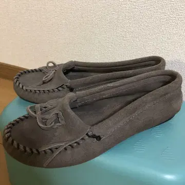 minetonka 그레이 스웨이드 모카신