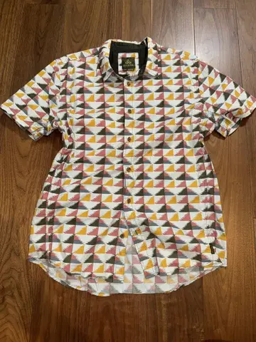 prAna 기하학 패턴 반팔 셔츠 L