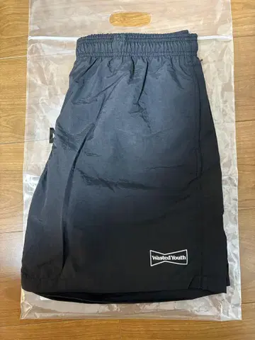 Wasted Youth SWIM SHORTS M 사이즈
