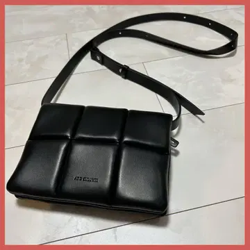 새상품급 ADD CULUMN 크로스 바디백 블랙 아드카룸 숄더백