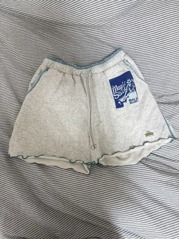 그레이 숏 팬츠