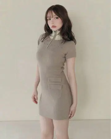 안드메리 레일라 니트 미니 드레스
