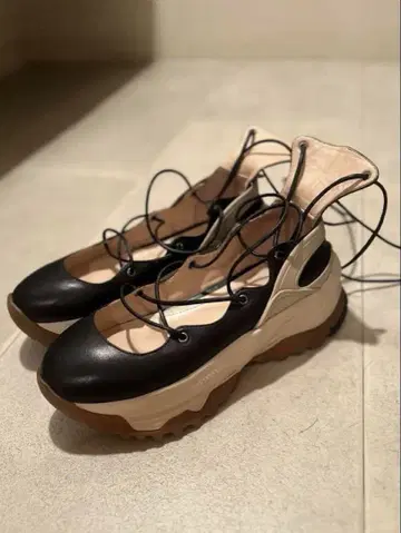 파운드리뉴스 레이스업! 치어업! 신발 23.5cm