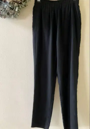 요건 레일 테이퍼드 타입 팬츠