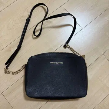 마이클코어스 블랙 숄더백