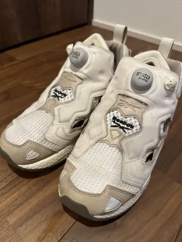 리복 Instapump Fury 화이트/베이지 25.0cm
