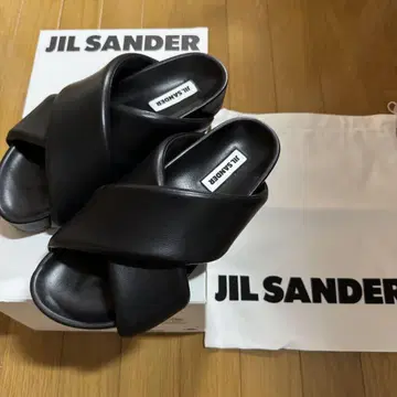 질샌더 패딩 샌들