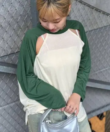 CIAOPANIC 차오패닉 시어 배색 어깨 슬릿 래글런 티 롱 T