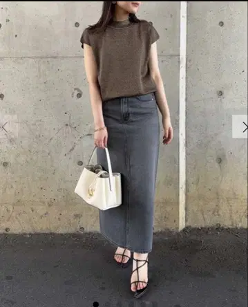 미라 오웬 이번 시즌 완판 하이넥 브라우징 니트 풀오버 브라운