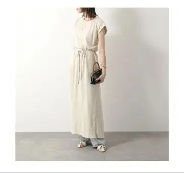 baserange 베이스 레인지 SHAW SLEEVELESS DRESS