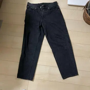 UNDEFEATED 블랙 청바지