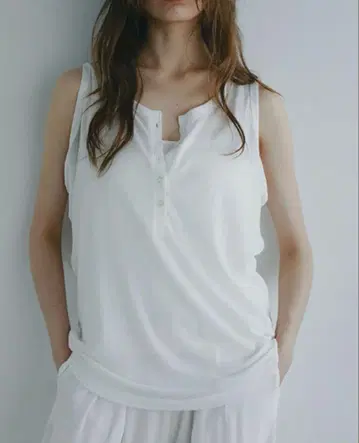 ETRE TOKYO 미사용 새상품 택 포함 헨리넥 에어리 탱크탑 화이트