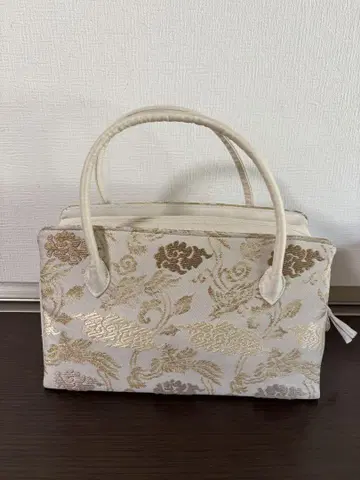 기모노 가방 화이트와 금색 꽃무늬