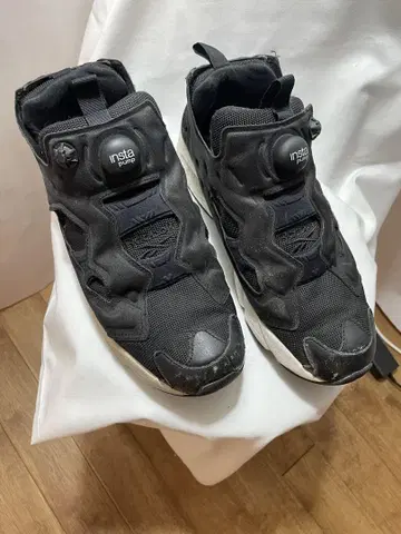 리복 펌프 퓨리 블랙 스니커즈 27.0cm