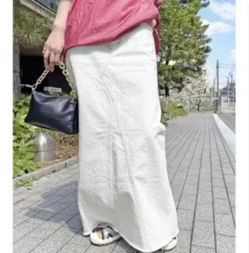 스픽 앤 스팬 23ss 빈티지 라이크 데님 스트레치 스커트 화이트