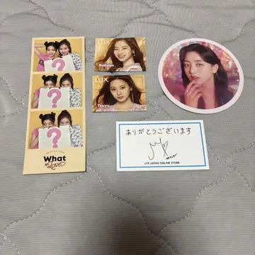 아이돌 굿즈 세트 What is Love?
