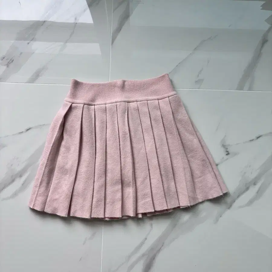 GLOWNY | 글로니 Glowny Vera Swing Top & Skirt Set on Bunjang