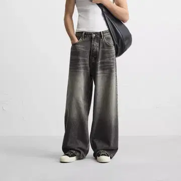 자라 슈퍼 배기 핏 청바지 카본 34