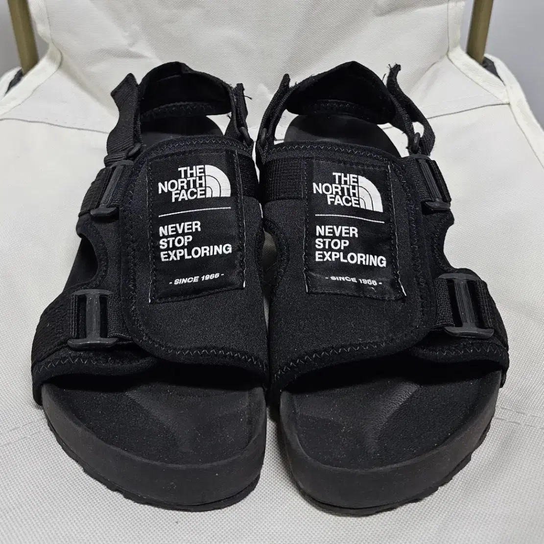 THE NORTH FACE | 노스페이스 The North Face Sandals White
