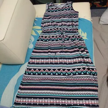 기하학 패턴 슬리브리스 롱 원피스