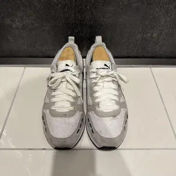 Puma 러닝화 그레이/화이트/블랙
