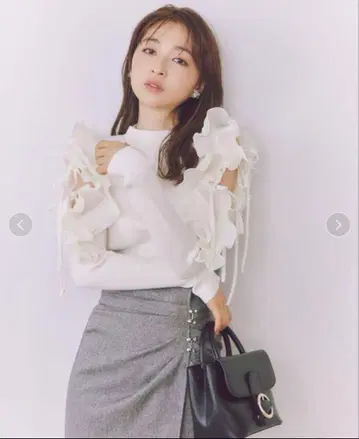 snidel 플리츠 프릴 도킹 니트 풀오버