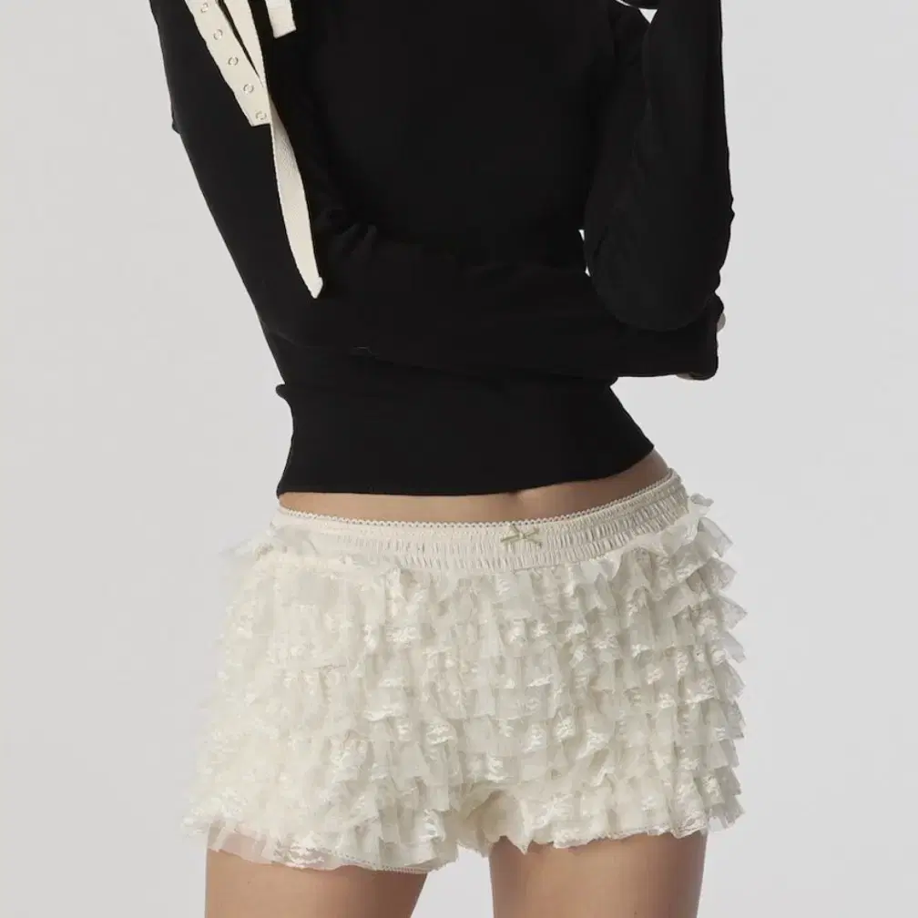 【GLOWNY】★韓国人気★ POLLY LACE BLOOMER SHORTS ★4 COLOR GLOWNY】☆韓国人気☆ POLLY LACE BLOOMER SHORTS ☆4 COLOR