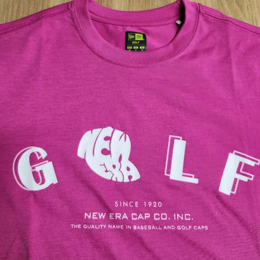 ★人気★【New era】★GOLF ARCHIVE CAP GRAPHIC T-SHIR.T★ NEW ERA | 뉴에라 New Era Golf Archive Cap Graphic T-shirt