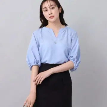 언타이틀 볼륨 소매 블라우스 반팔 블라우스 상의