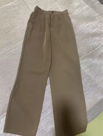 베이지 플리츠 와이드 팬츠