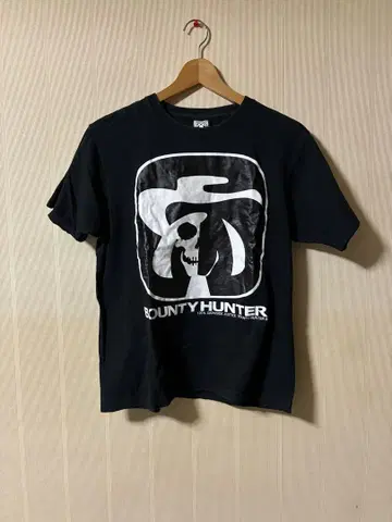 Bounty Hunter 블랙 티셔츠