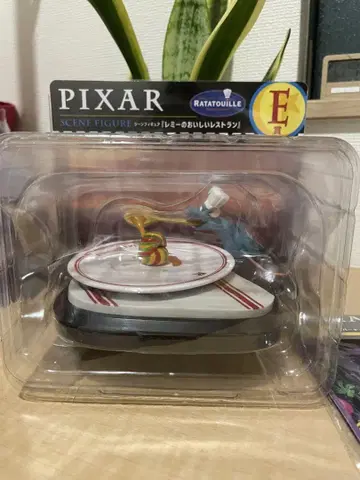 PIXAR 레미의 맛있는 레스토랑 피규어