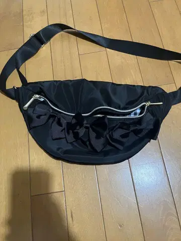 아오키 미사코 시마무라 바디백 블랙