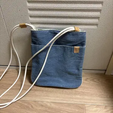 데님 블루 숄더백