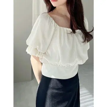 아이보리 벌룬 슬리브 상의