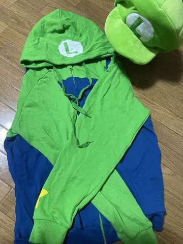 USJ 루이지 모자 & 후드티