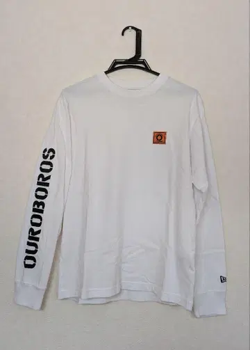뉴에라 드래곤76 OUROBOROS 긴팔 셔츠 화이트