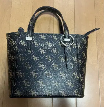 GUESS 숄더백