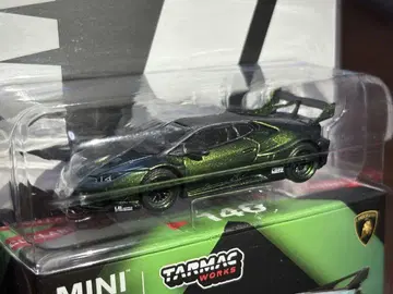 MINI GT LBWK 우라칸 GT 매직 그린 한정판 146