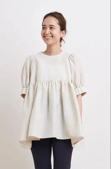 yori 숏 퍼프 개더 블라우스 반팔 크림색