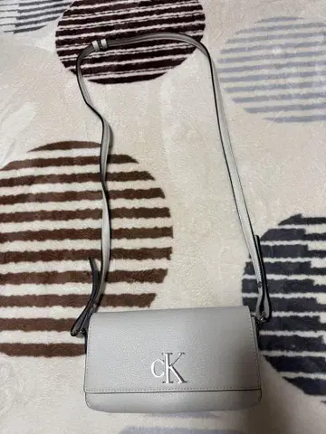 캘빈클라인 그레이 숄더백
