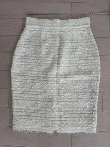 Blumarine 아이보리 타이트 스커트