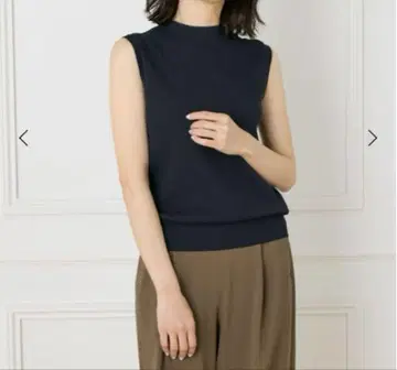 INED 이네드 슬리브리스 와이드 리브 니트 네이비