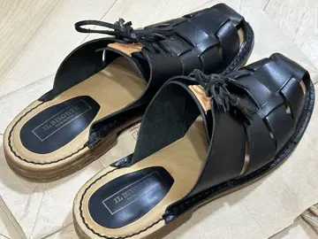 IL BISONTE 블랙 클로그 샌들